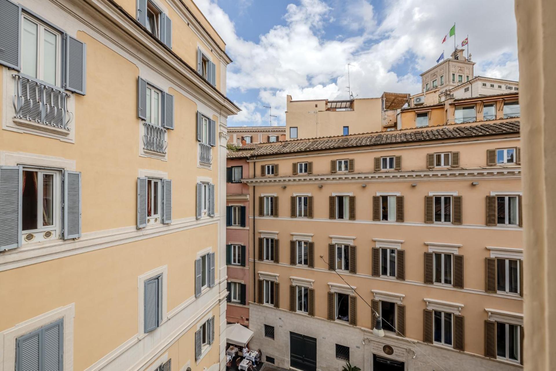 Trevi Vicolo Scanderbeg